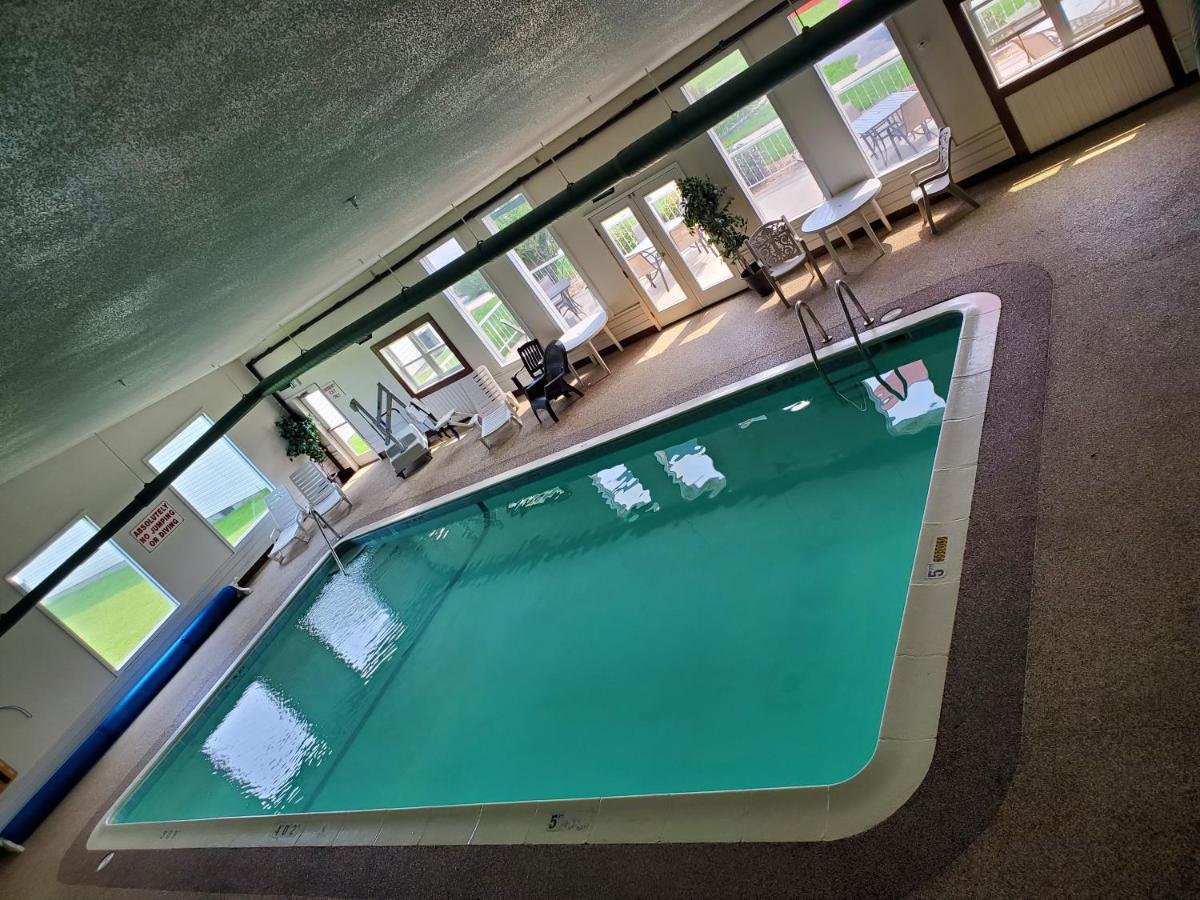 Voyager Inn Saint Ignace Εξωτερικό φωτογραφία