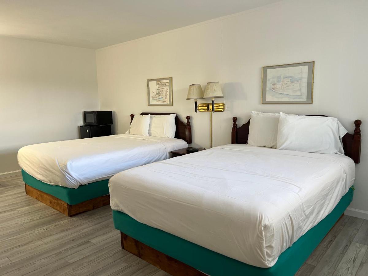 Voyager Inn Saint Ignace Εξωτερικό φωτογραφία