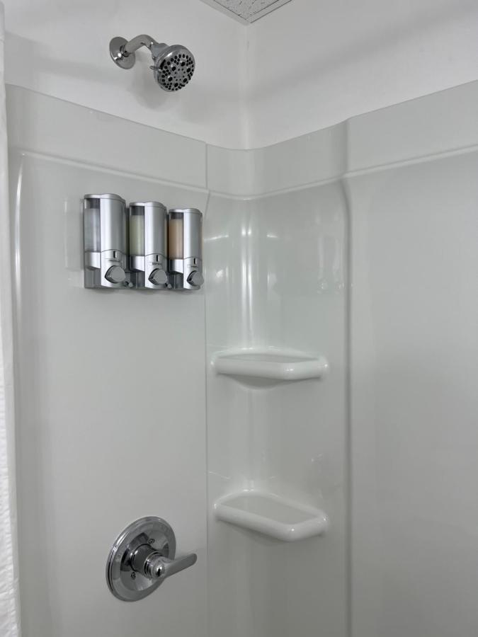 Voyager Inn Saint Ignace Εξωτερικό φωτογραφία