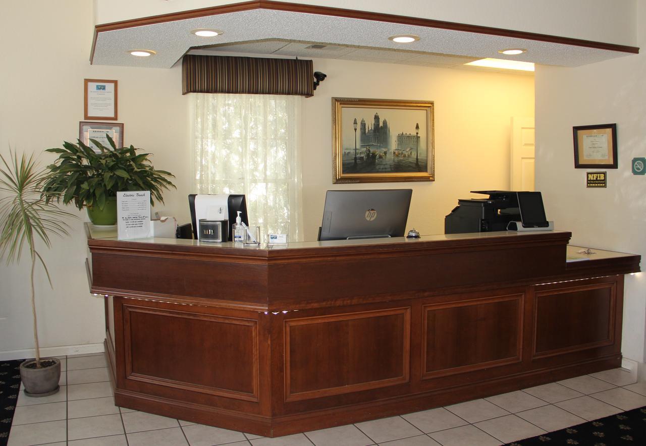 Voyager Inn Saint Ignace Εξωτερικό φωτογραφία