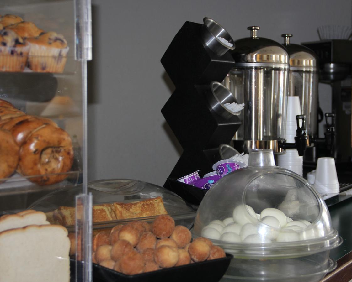 Voyager Inn Saint Ignace Εξωτερικό φωτογραφία