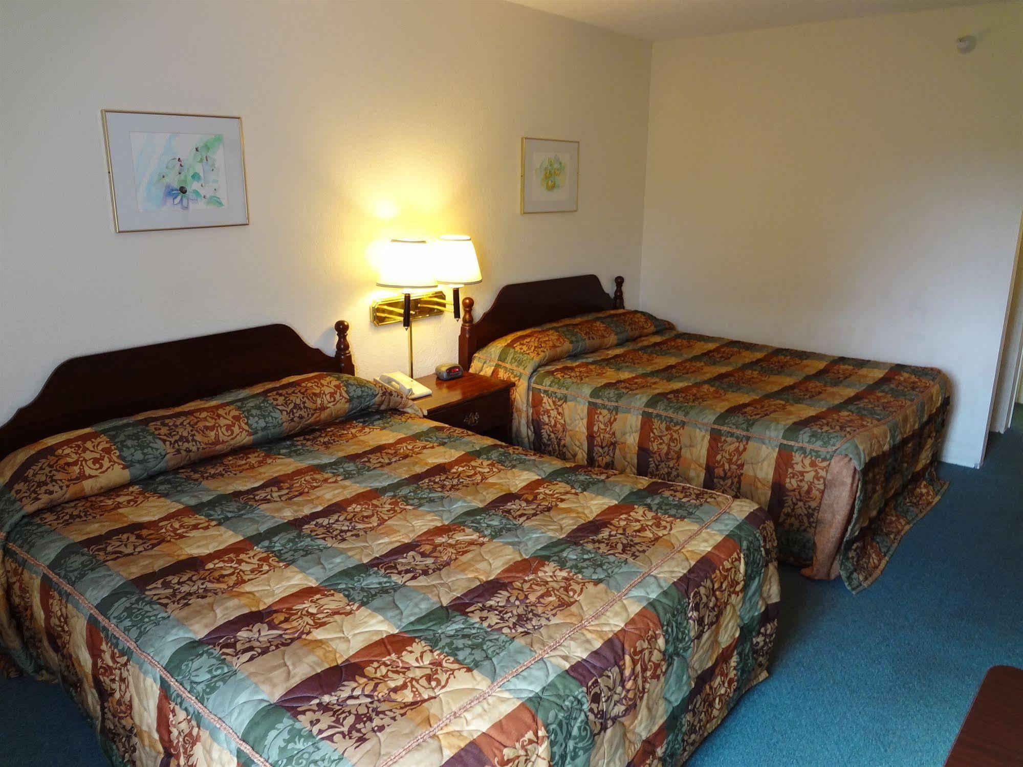 Voyager Inn Saint Ignace Εξωτερικό φωτογραφία