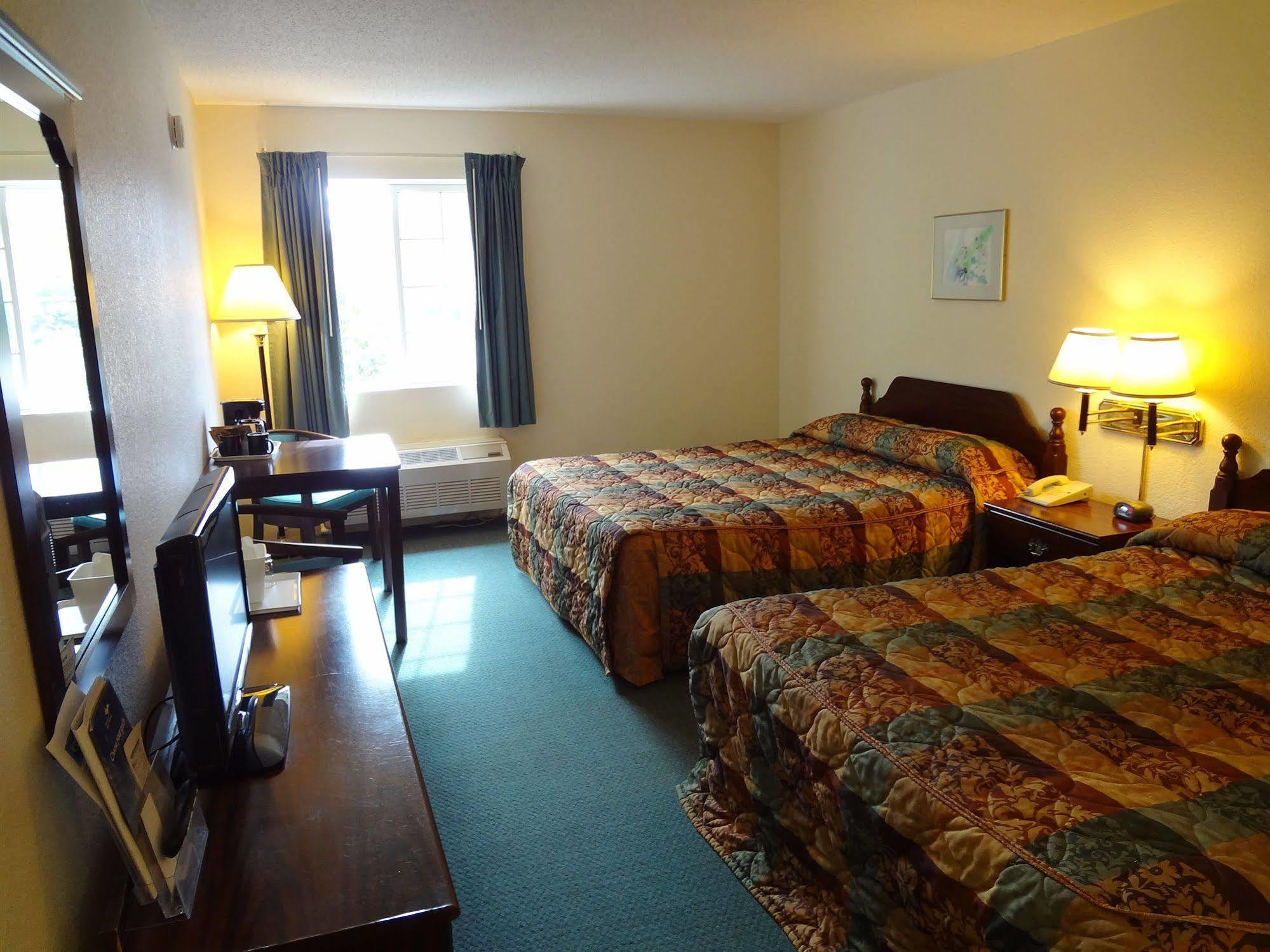 Voyager Inn Saint Ignace Εξωτερικό φωτογραφία