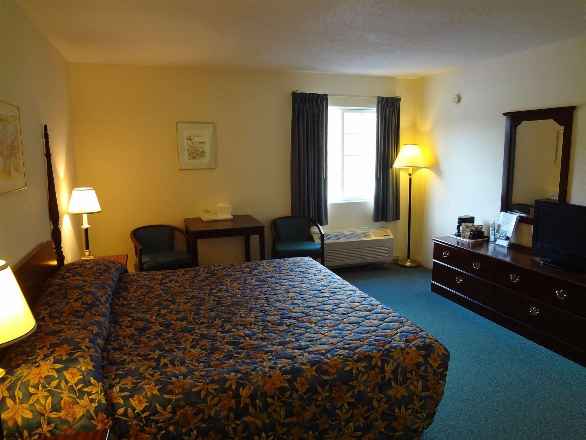 Voyager Inn Saint Ignace Εξωτερικό φωτογραφία