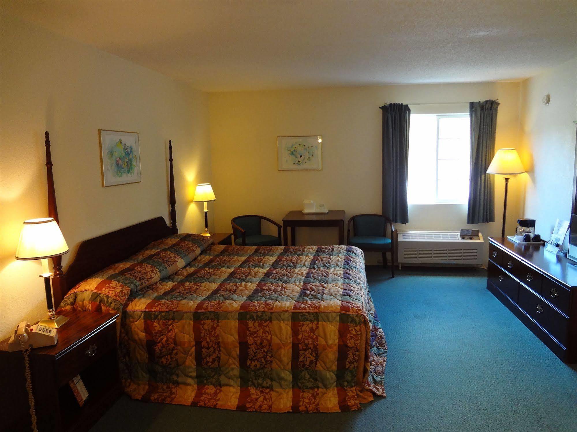Voyager Inn Saint Ignace Εξωτερικό φωτογραφία